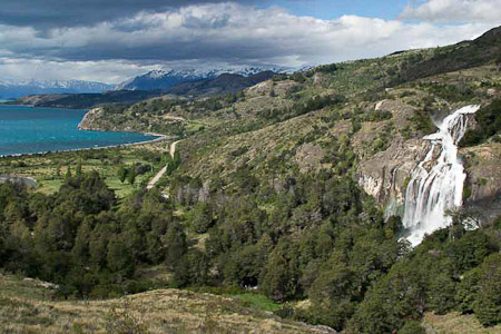 Cascada el Maqui / The Maqui river falls
