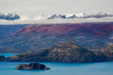 La Isla Macias y el Cordón Jeinimeni / Jeinimeni range and Macias Island