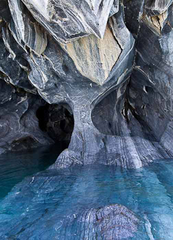 En una caverna de mármol / Inside a marble cavern; Lago Carrera