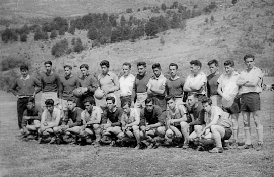 Uno de los primeros equipos de futbol de Puerto Guadal.